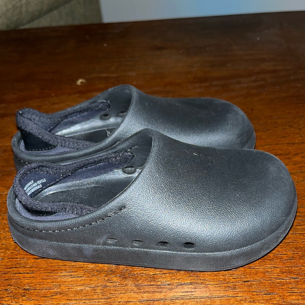 Cat & Jack black slip on shoes size 9C toddler
